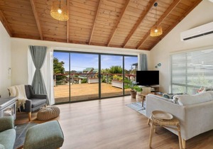 Sun-Filled Jan Juc with Ocean Views in Jan Juc