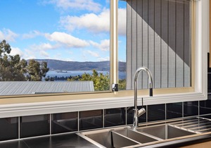 Torino 4 - An impressive 4 bedroom Jindabyne townhouse with magnificent views
