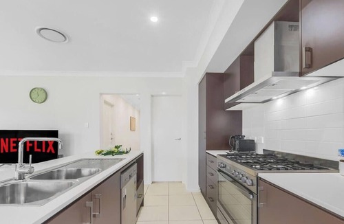 Schofields House | 五居 | 近Schofields站 直达悉尼大学 & Parramatta