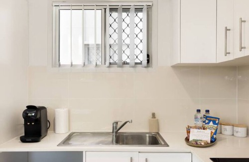 Rocklea Apartment | 1 Bdr Apt w/AC | Covered Parking | 531AF1