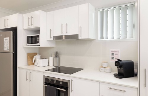 Rocklea Apartment | 1 Bdr Apt w/AC | Covered Parking | 431AF1