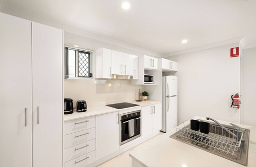 Rocklea Apartment | 1 Bdr Apt w/AC | Kitchen | Parking | 331AF1