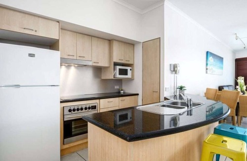 Kings Beach Resort | 1 Bedroom Rooftop Poolside Tower