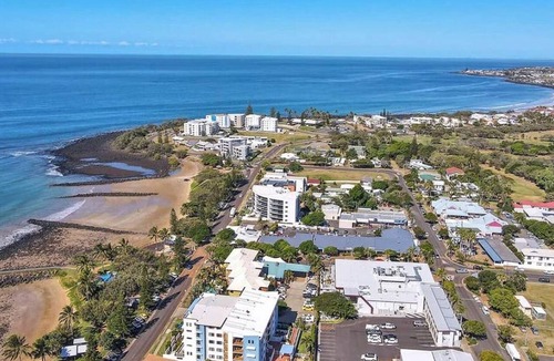 Bargara Apartment | 1 Bedroom Studio Pool View Apartment