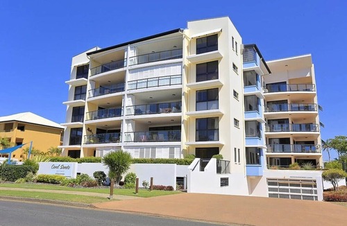 Bargara Apartment | 1 Bedroom Studio Pool View Apartment
