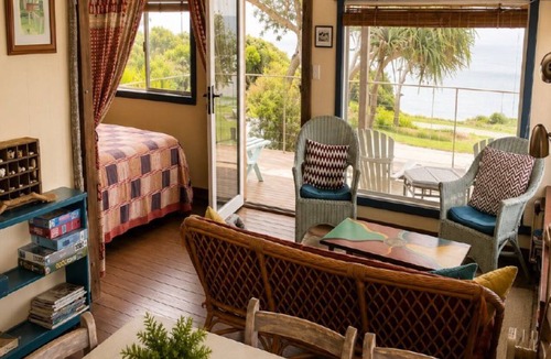 Minnie Water House | 1 Waratah - Delightful cottage Getaway