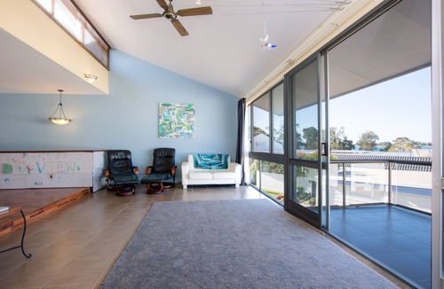 Sandstone Point House | 1 X Queen Room (near Sandstone Point Hotel)