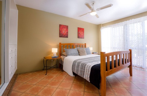 Sandstone Point House | 1 X Queen Room (near Sandstone Point Hotel)