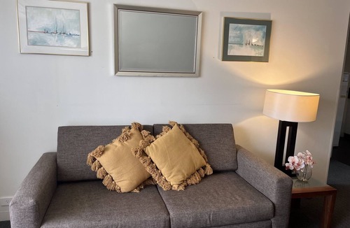 East Perth Apartment | 109 Simply Devine Hay St 2x2Apt Pool+Gym