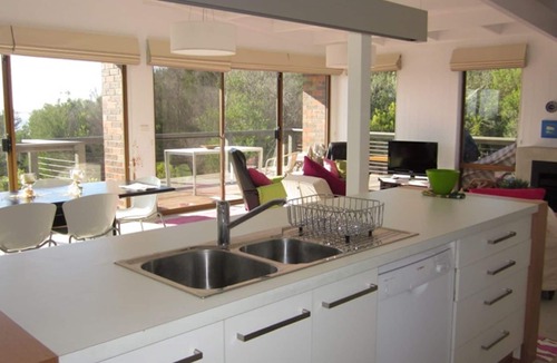 Silverleaves House | 113 Silverleaves Avenue, Silverleaves - set in peaceful surroundings