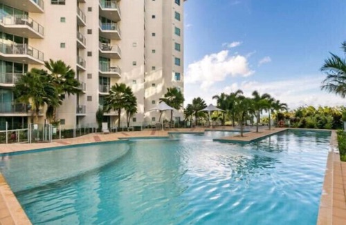 Cairns Central Business District Apartment | '124' Top Floor Hotel Room (No kitchen or laundry)