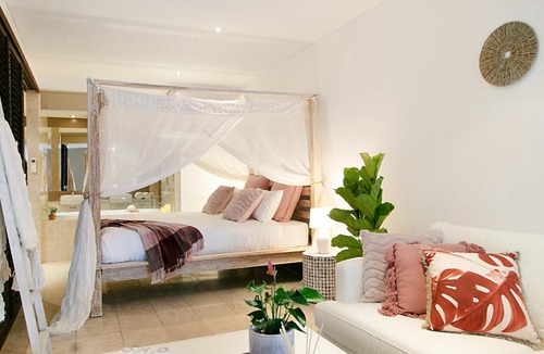 Casuarina Apartment | 128 Santai - Stylish Resort Apartment by uHoliday