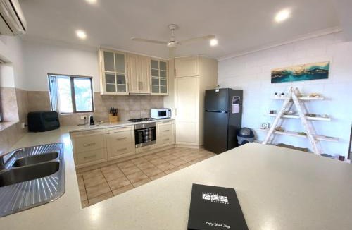 Exmouth House | 13 Skipjack Circle