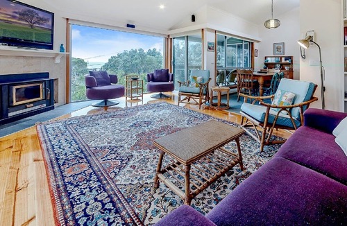 Smiths Beach House | 14 Beach Court, Smiths Beach Beauty, 2 storey, 3 bedroom holiday house.