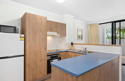 Spring Hill Apartment | 1BR Spring Hill 5 min CBD, 10 min Mall & Train SH13