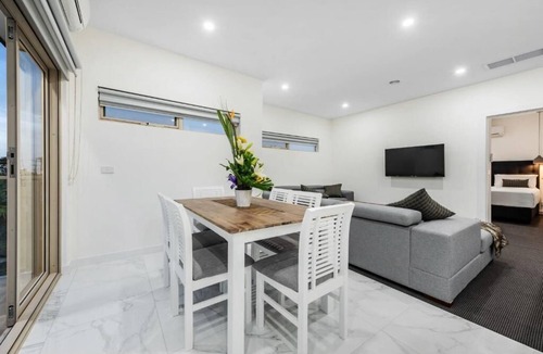 Tullamarine Apartment | 2 Bedroom Apartment Near Melbourne Airport