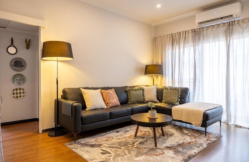 Ashfield Apartment | 2 bedroom Apartment in Ashfield, 200m to train station,Free Parking