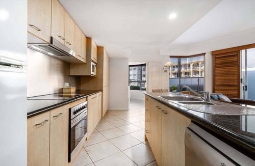 Kings Beach Resort | 2 Bedroom Courtyard Poolside