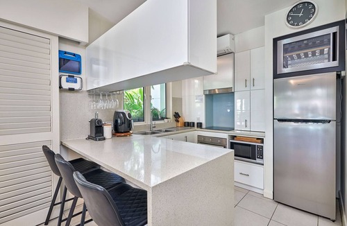 Palm Cove Apartment | 2 Bedroom Pool Access at The Beach Club 4213/4