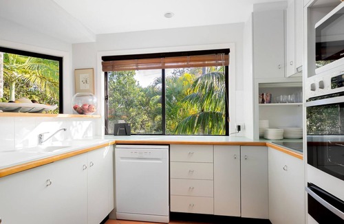 Sunshine Beach House | 2 Horizon Terraces - Spacious Duplex Close to Village and Beach