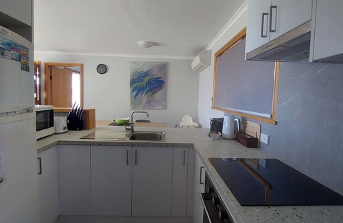 Middleton House | 2 minute walk to beautiful Middleton surf beach