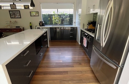 Brighton House | 2 Private Bedrooms, Private bathroom, Free parking, Aquatics, Westfield.