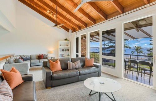 Coolangatta House | 208 Marine Parade - Snapper Rocks/Rainbow Bay Beachfront