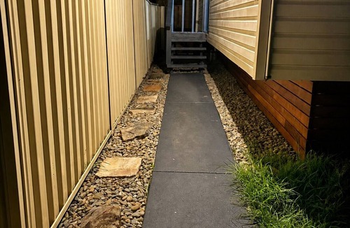 Dean Park Cottage | 21A Armstrong Place, Dean Park: Modern Granny flat with Kitchen,Aircon