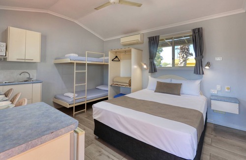 Roma Hotel | 22 on Bowen Motel