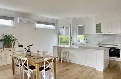 Port Fairy House | 2A Wishart- Located Centrally but surprisingly in a quiet Heritage Precinct