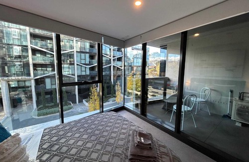 Reid Apartment | 2BR-2BR-1Car-CBD-Pool-Shopping