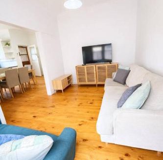 Largs North Apartment | 2BR Beachfront Escape in Largs North