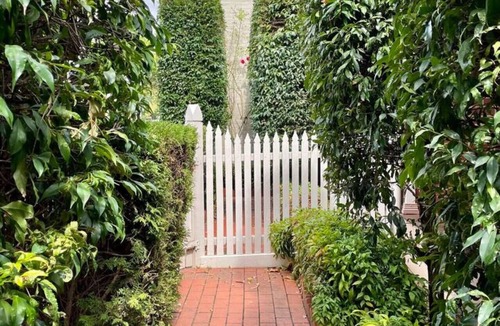 Bendigo Cottage | 2BR furnished cottage available near Bendigo Hospital