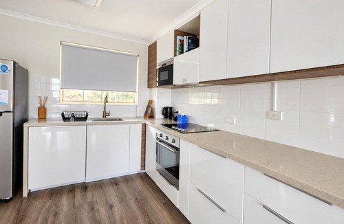 Manuka Apartment | 2BR Inner South Stay with Pools, Gym and Sauna