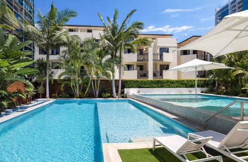 Broadbeach Apartment | 2BR Ocean View Apt Heated Pool Spa