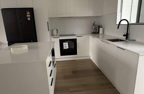 North Ward Apartment | 2Br - Walk to Beach and Dining