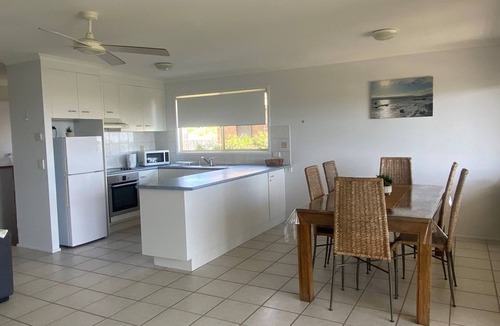 Rainbow Beach Apartment | 3/36 Manooka Drive - Rainbow Beach