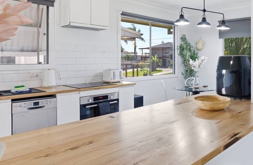 Margate Apartment | 3-Bed Coastal Retreat in Central Margate