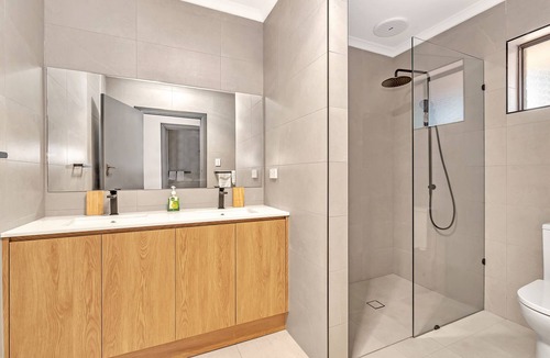 McLaren Vale House | 3-Bed Vineyard Retreat with Alfreso Dining