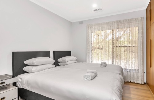 McLaren Vale House | 3-Bed Vineyard Retreat with Alfreso Dining