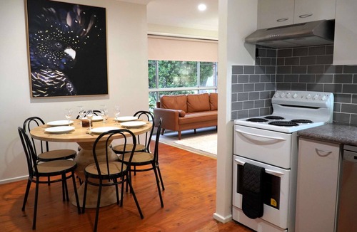 Denman House | 3 Queen Beds, Work-Ready, Parking