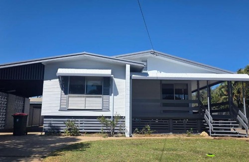 Moranbah Apartment | 31 Leichhardt Dr Relaxing 3Bed Home