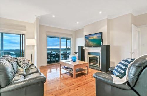 Goolwa Beach House | 35 Hazel St - Pet Friendly outside only - Luxury - No Linen Included