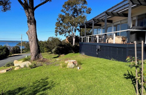 Mallacoota House | 37 - 39 Karbeethong Avenue, Mallacoota
