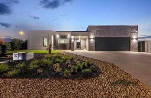 Moama House | 37 Sand Piper - Echuca Holiday Homes