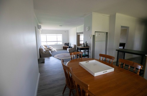 Para Wurlie House | # 38 - Absolute Beach Front - Linen Included