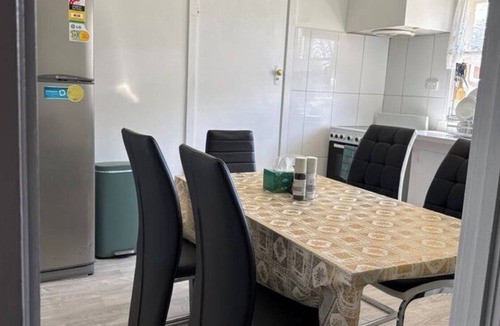 Jacana House | 3BR Airport Stay 10 min to Melbourne Airport