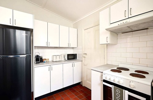 Bondi Junction House | 3BR Bondi Junction | Walk to Westfield, near Beach