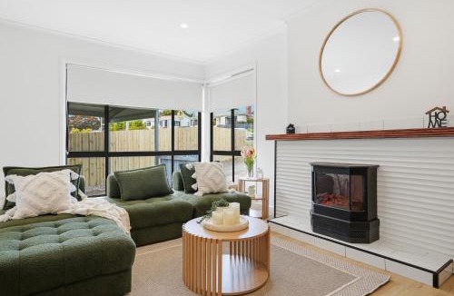 Warrane House | 3BR Family Home Near Hobart CBD Free Parking & Fast WiFi