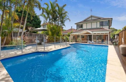 Freshwater House | 3br Northern Beaches home - close to Freshwater beach, Manly beach, shops, cafes